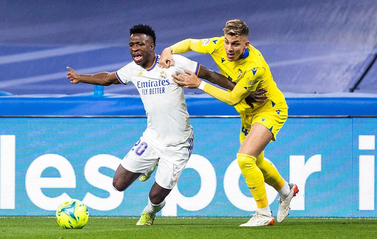 liga le real madrid bute sur cadix icon 014800 0005 330637