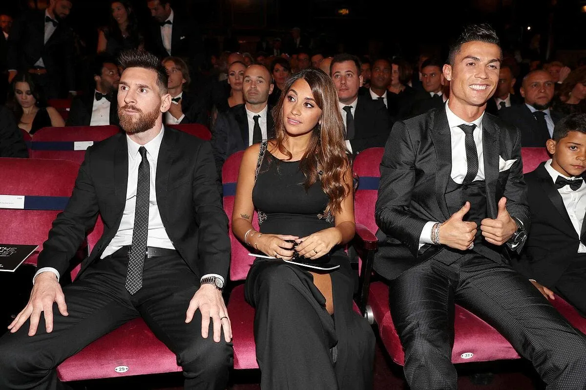 lionel messi enfonce cristiano ronaldo merci paris icon 33413744 357523