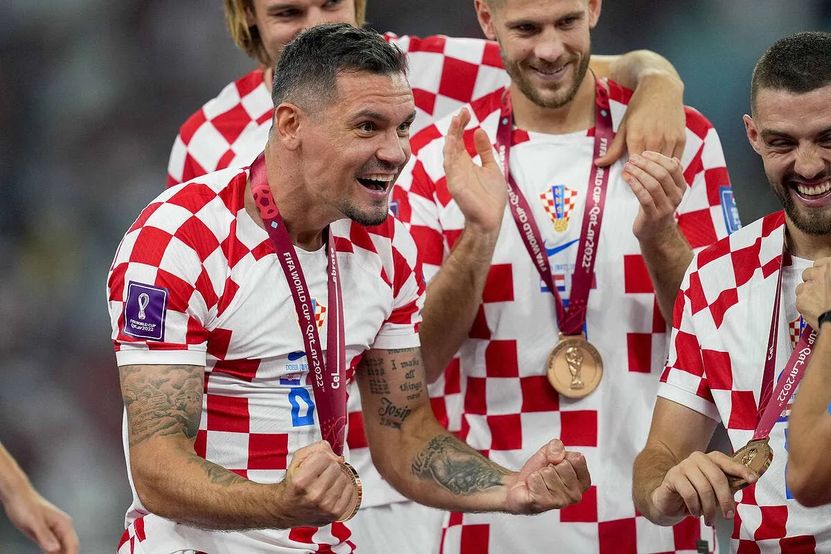 lovren de retour a l ol blanc tient son defenseur lovren 2 355242