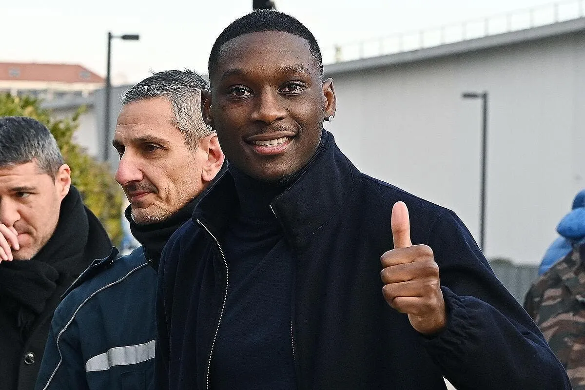 luis enrique et le psg kolo muani assure ses arrieres kolo muani 13 387331