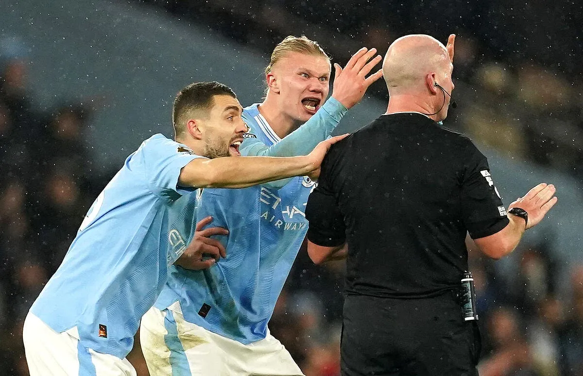 man city haaland perd ses nerfs il insulte un arbitre icon 74751436 368775