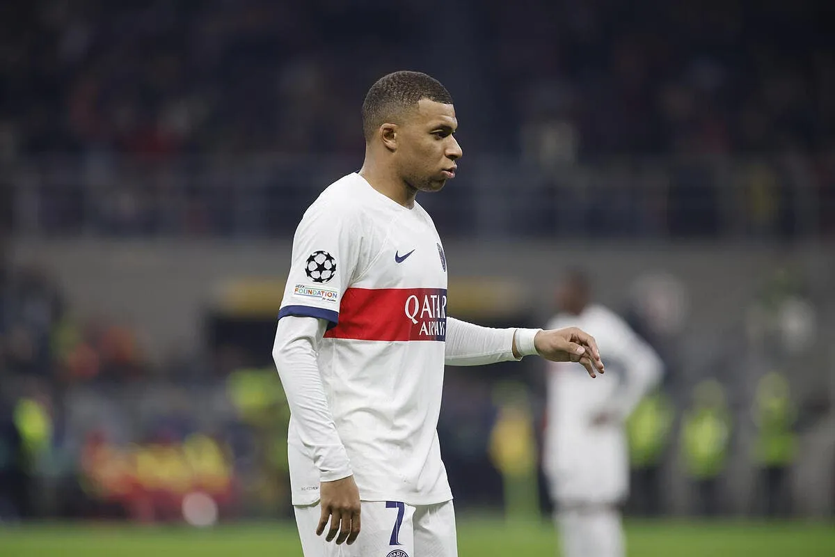 mbappe bloque au psg un agent explique la situation mbappe 160 371085