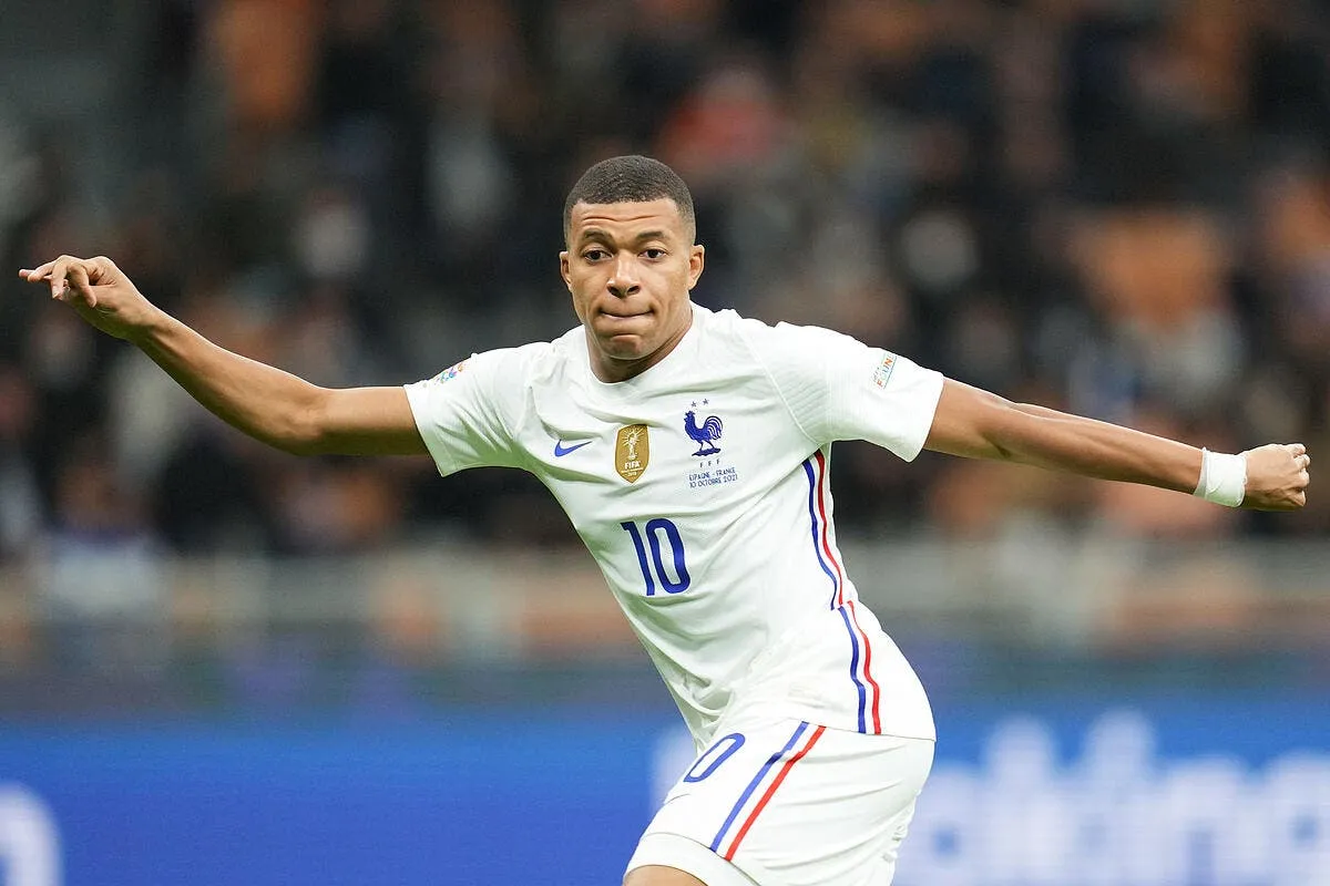 mbappe craque pour une star de tik tok icon ps 211010 003 325537