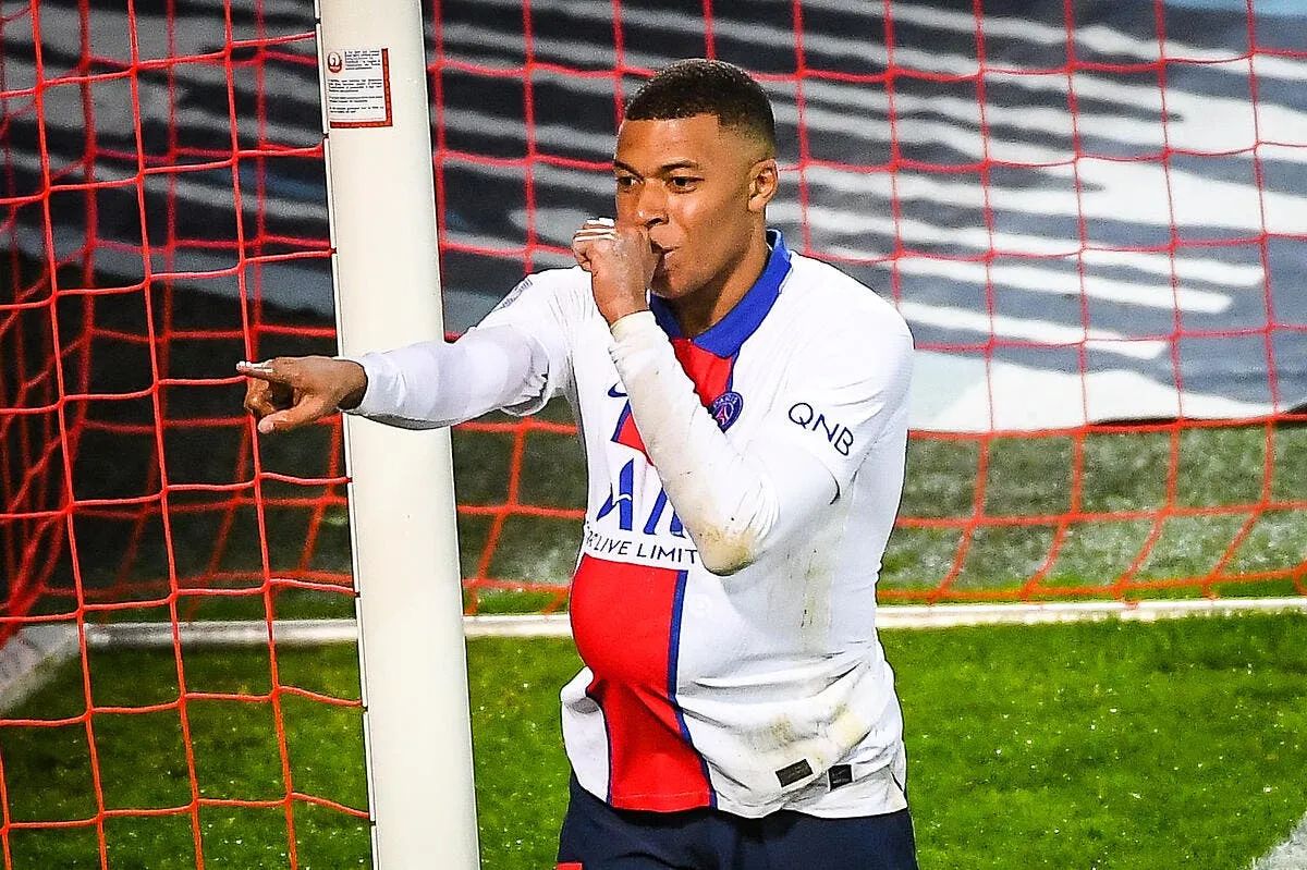 mbappe fait pipi sur le psg riolo scandalise icon mm1 1887 318321