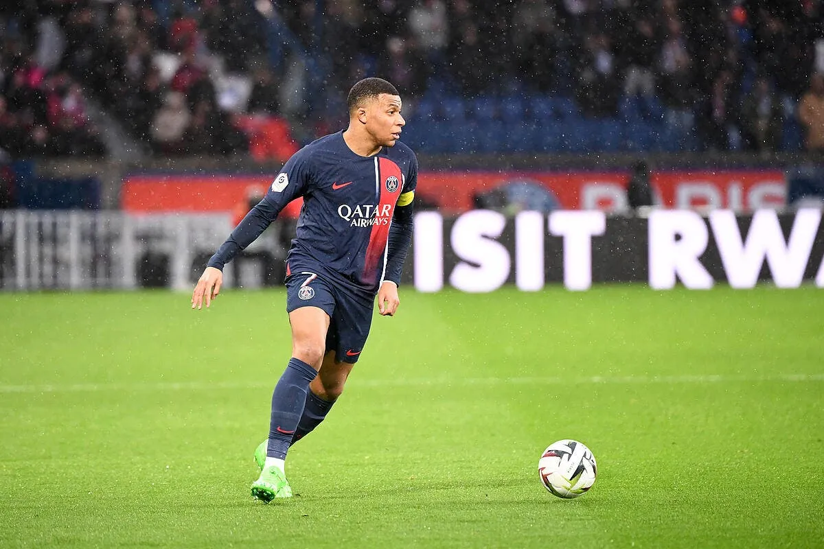 mbappe remplace a l heure de jeu les sifflets tombent icon ab1 2789 372426