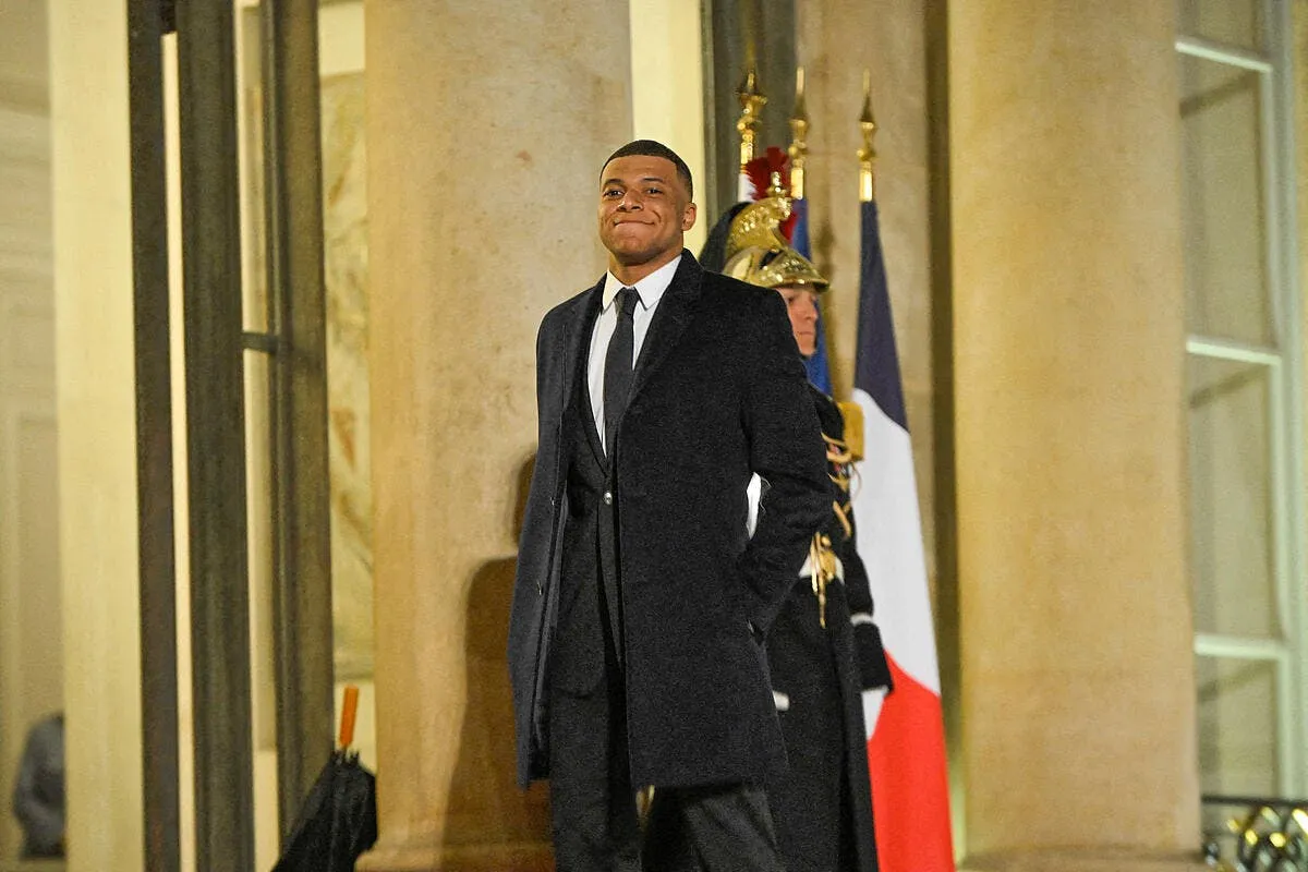 mbappe retenu emmanuel macron fait confiance au psg mbappe 169 372590