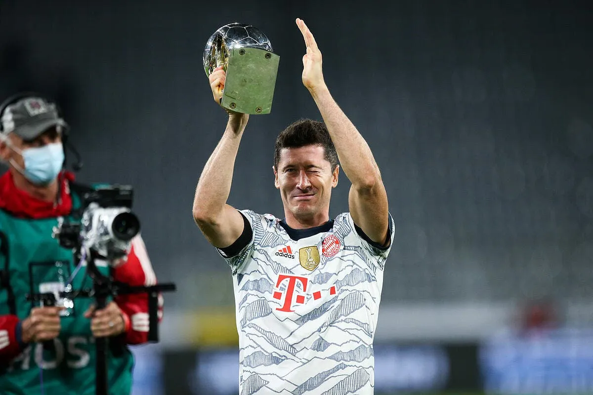 mercato alerte lewandowski previent le bayern icon mis 170821cm96 321713