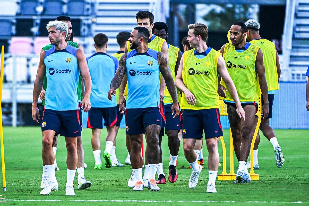 mercato le barca vire de jong et memphis depay icon brefesport20220719 006 346107