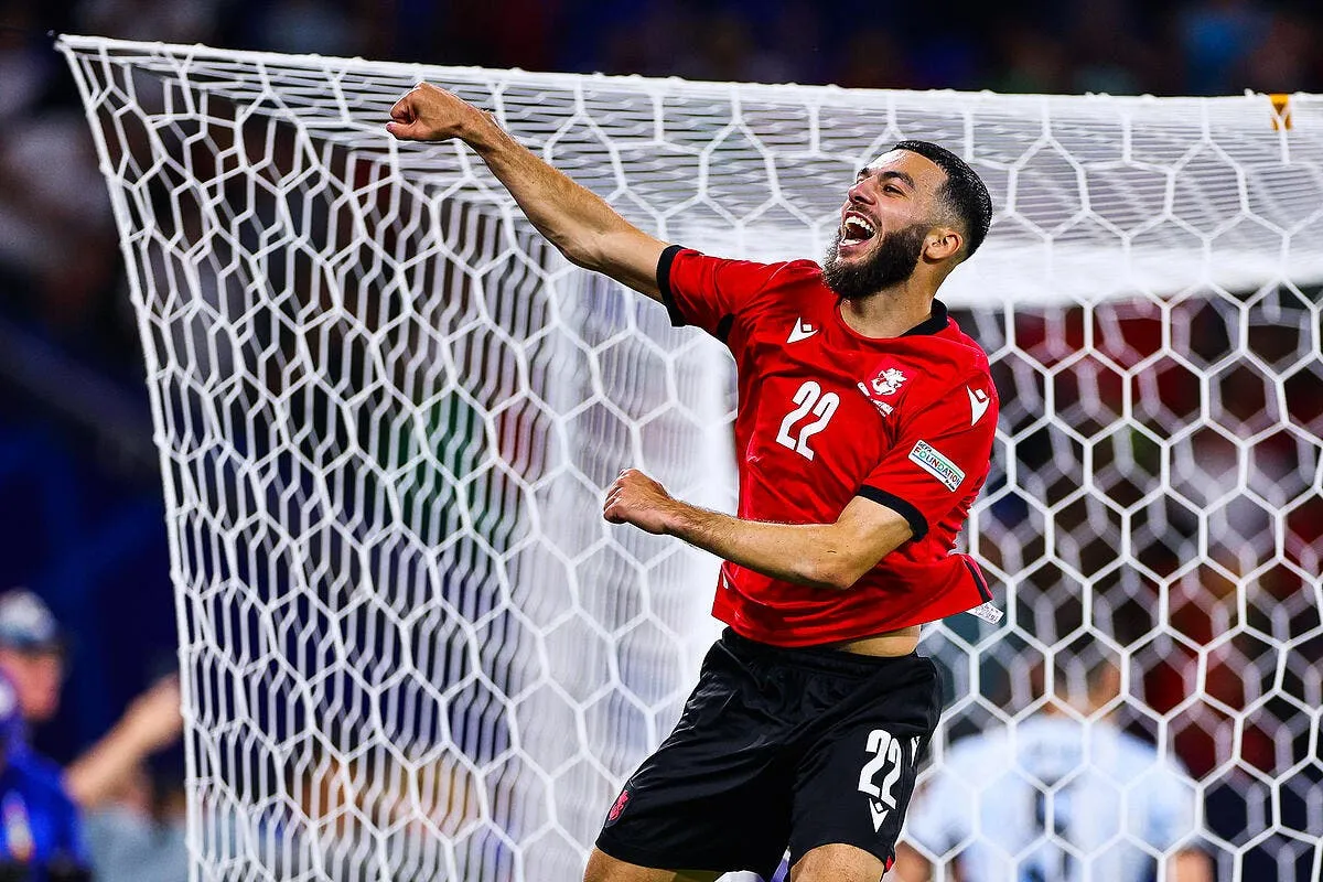 mikautadze toujours piste l om avance masque mikautadze 3 377746