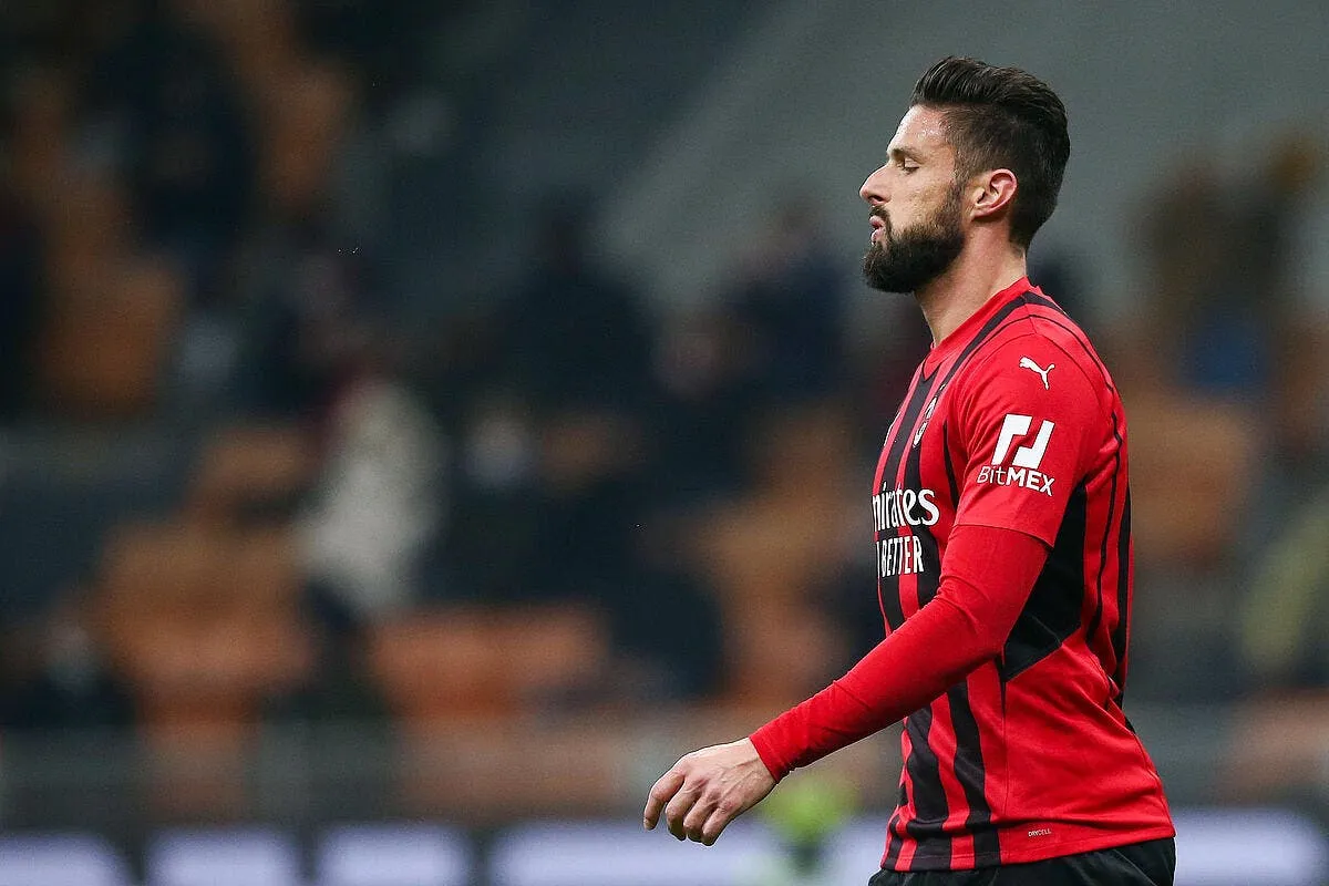 milan ac olivier giroud pointe du doigt en attaque icon 024154 0053 333195