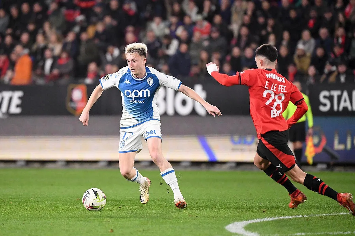 monaco enchaine rennes regarde vers le bas golovin 2 369037