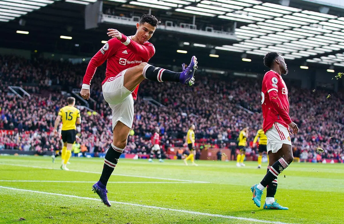 mu cr7 fait le buzz en rentrant au portugal une blessure imaginaire icon 65550821 336315