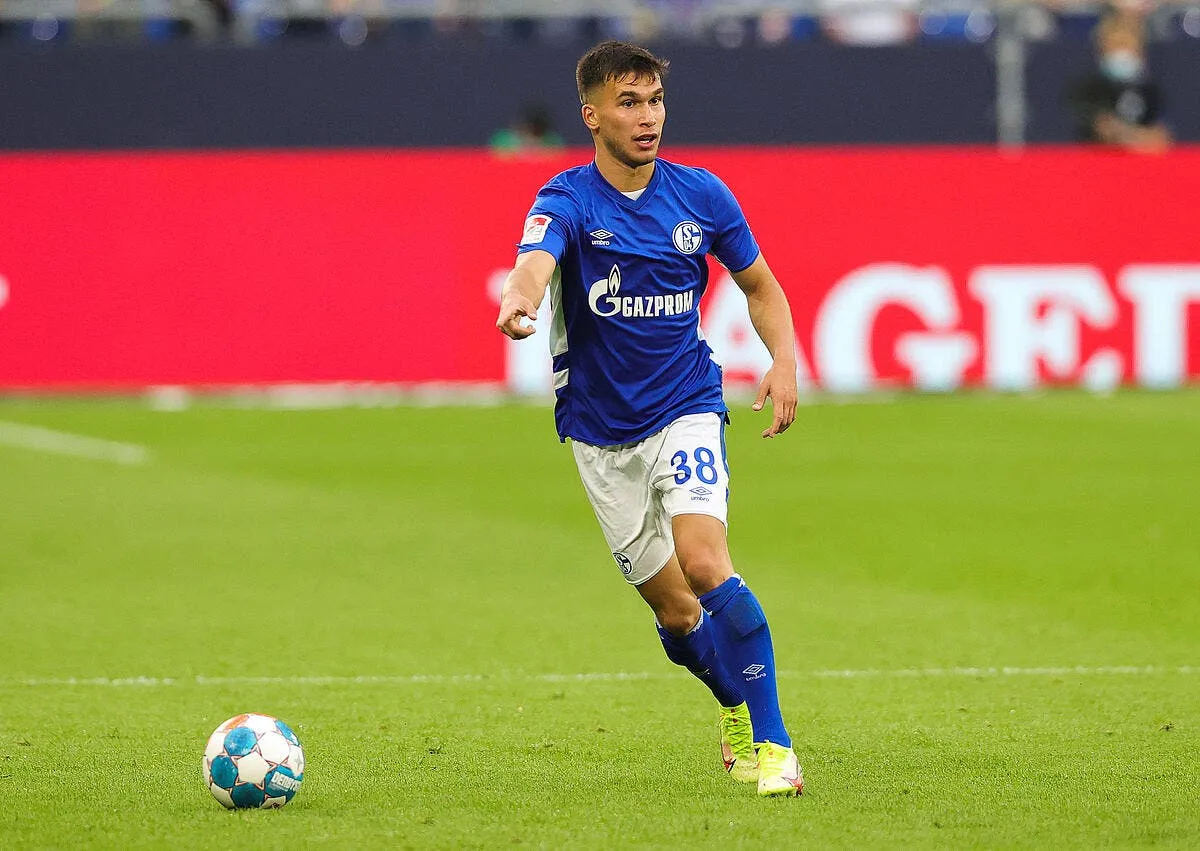 mu et schalke lachent leur sponsor russe icon 251936441 335487