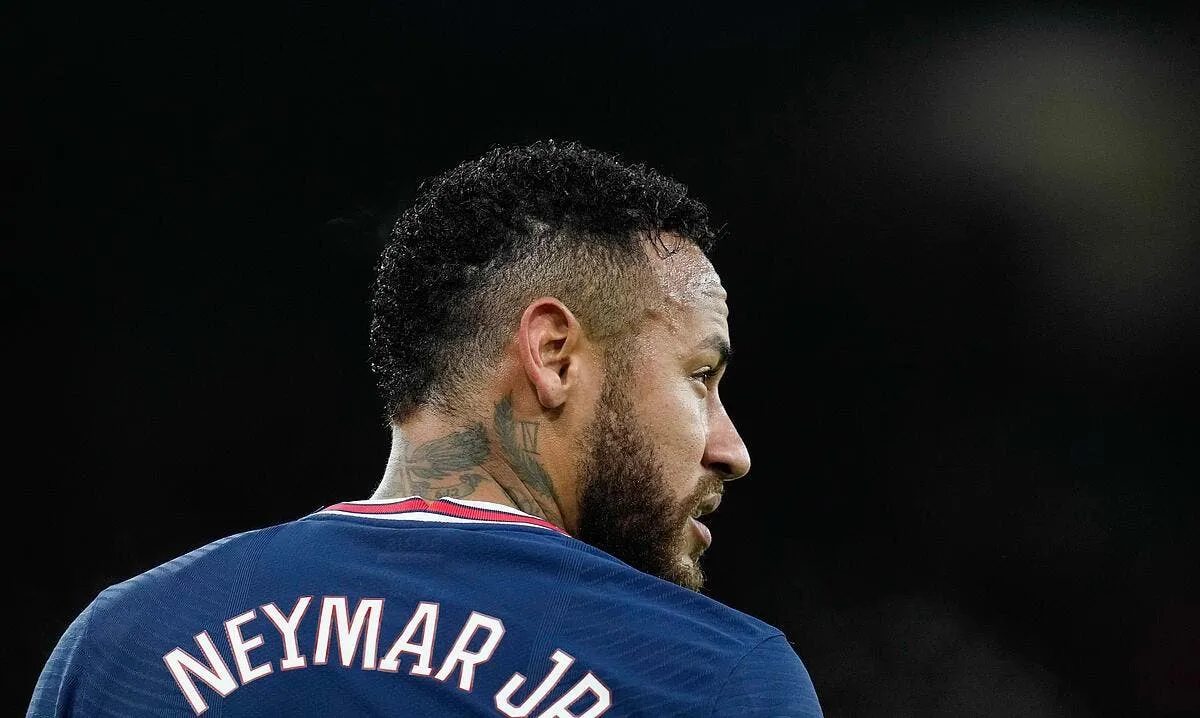 neymar surveille par le psg au bresil ca marche icon 007225 0212 332313