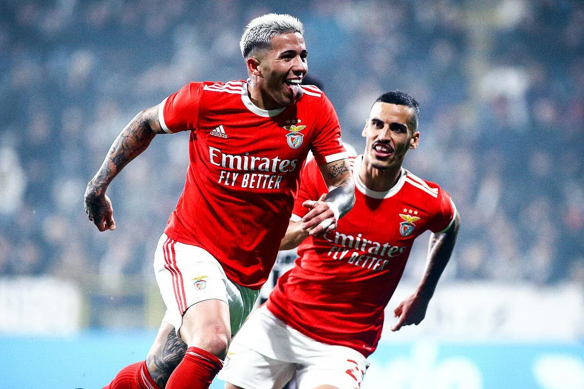 officiel chelsea confirme la signature d enzo fernandez icon 645 vscslb20230109 0052 356501