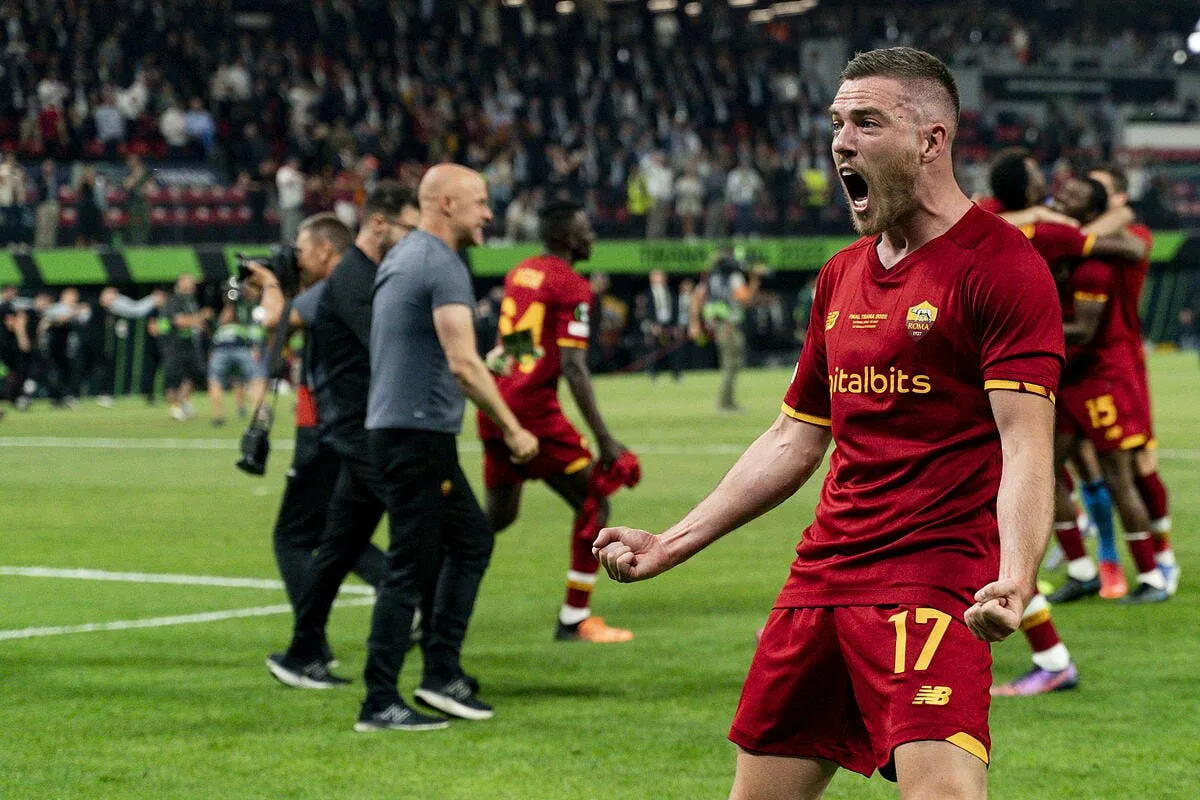 officiel jordan veretout signe a l om icon 570 ueclfi20220525 0478 347243