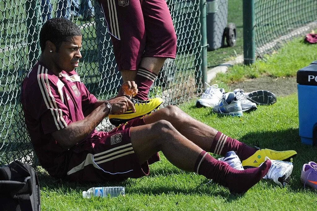 officiel l ol refuse de vendre bastos 57665 9319