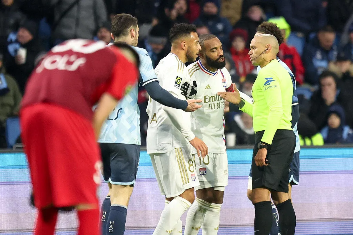 ol angoula l arbitre moins bon que les lyonnais ca flingue icon jof 7002 370563