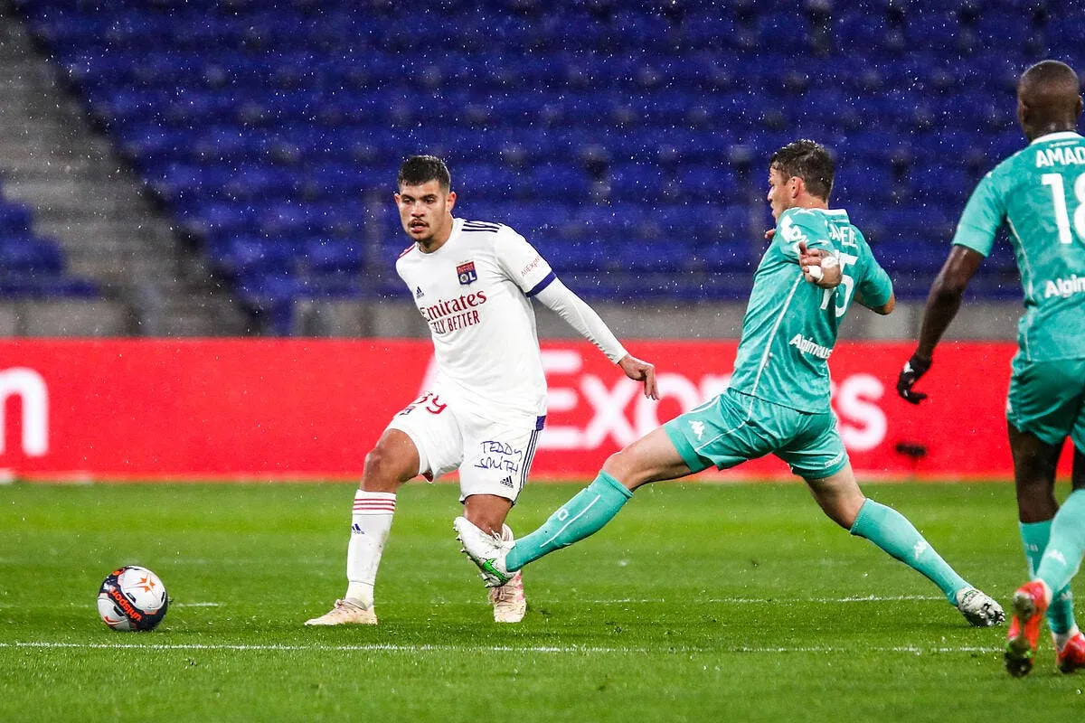 ol arsenal fonce sur bruno guimaraes icon 25i0795 copie 320223