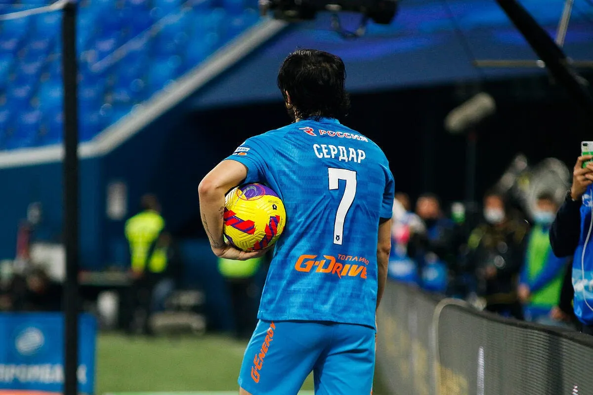 ol azmoun fonce a lyon au mercato icon sipausa 35826950 331387