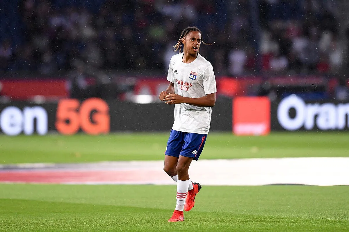 ol bradley barcola en feu peter bosz sort l extincteur icon pl5 0057 327401