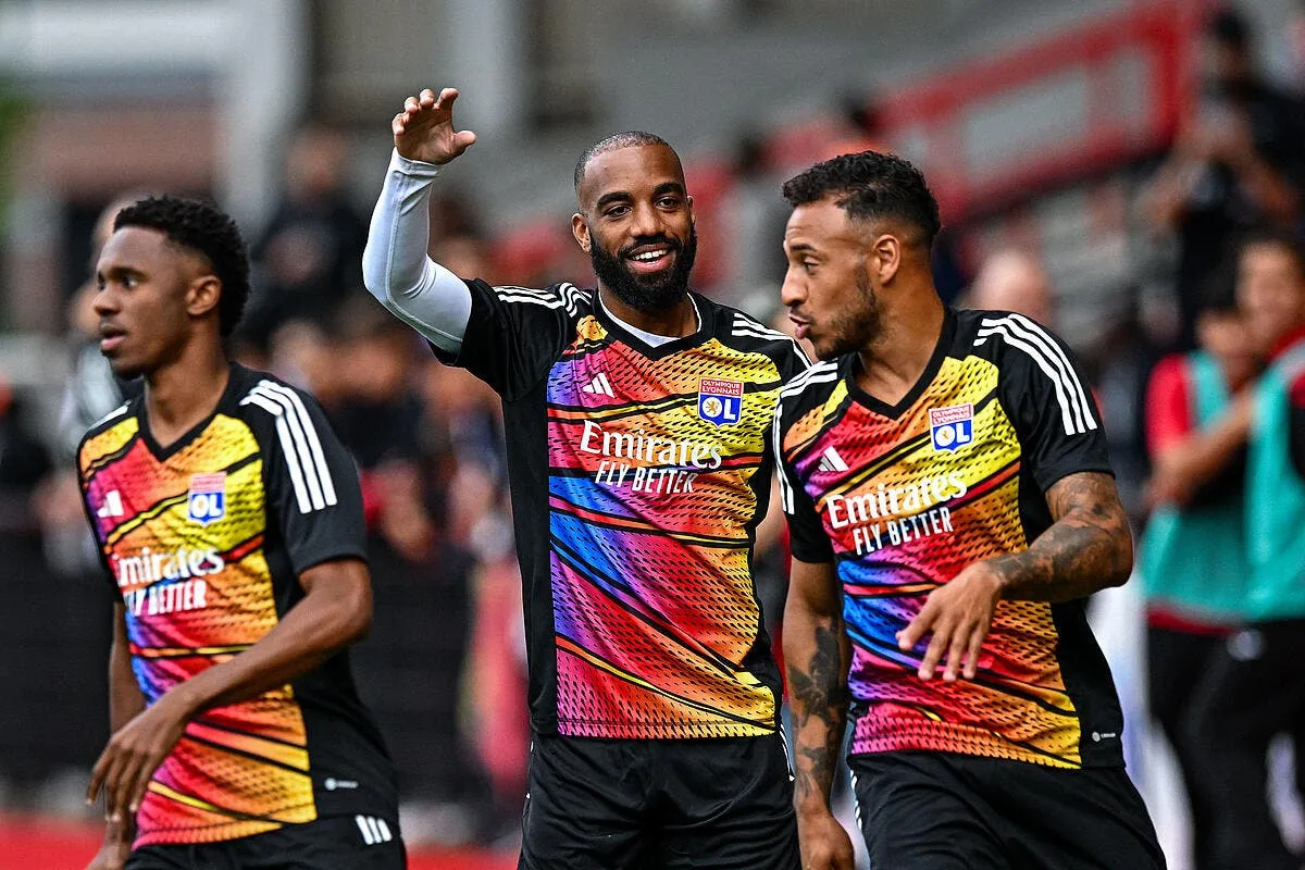 ol des leaders en carton lacazette et tolisso egratignes icon bap 230723 93 071 365979