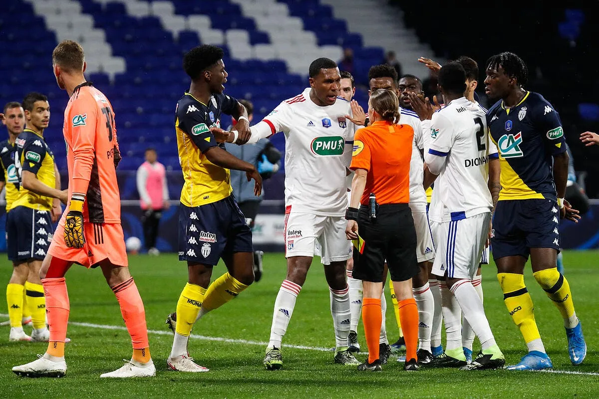 ol garibian defend frappart et tacle les lyonnais aa 312459