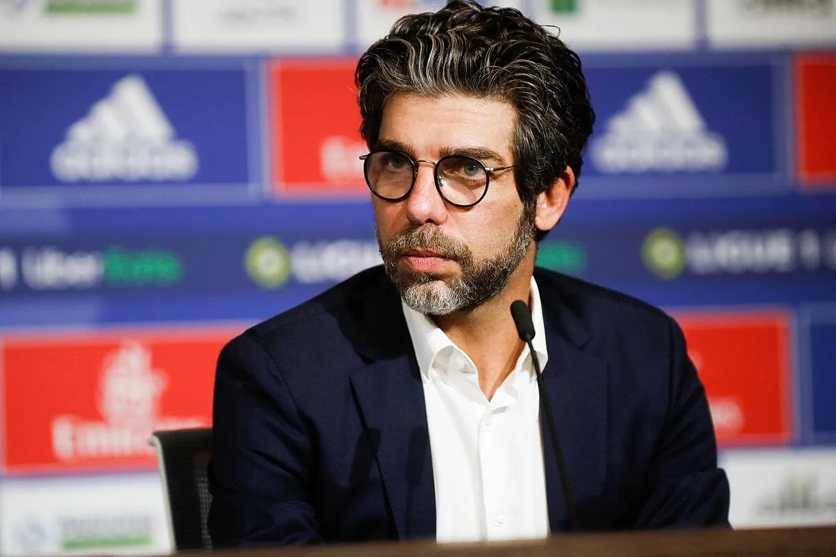 ol juninho prend une gifle signee domenech icon 25i7738 copie 315555