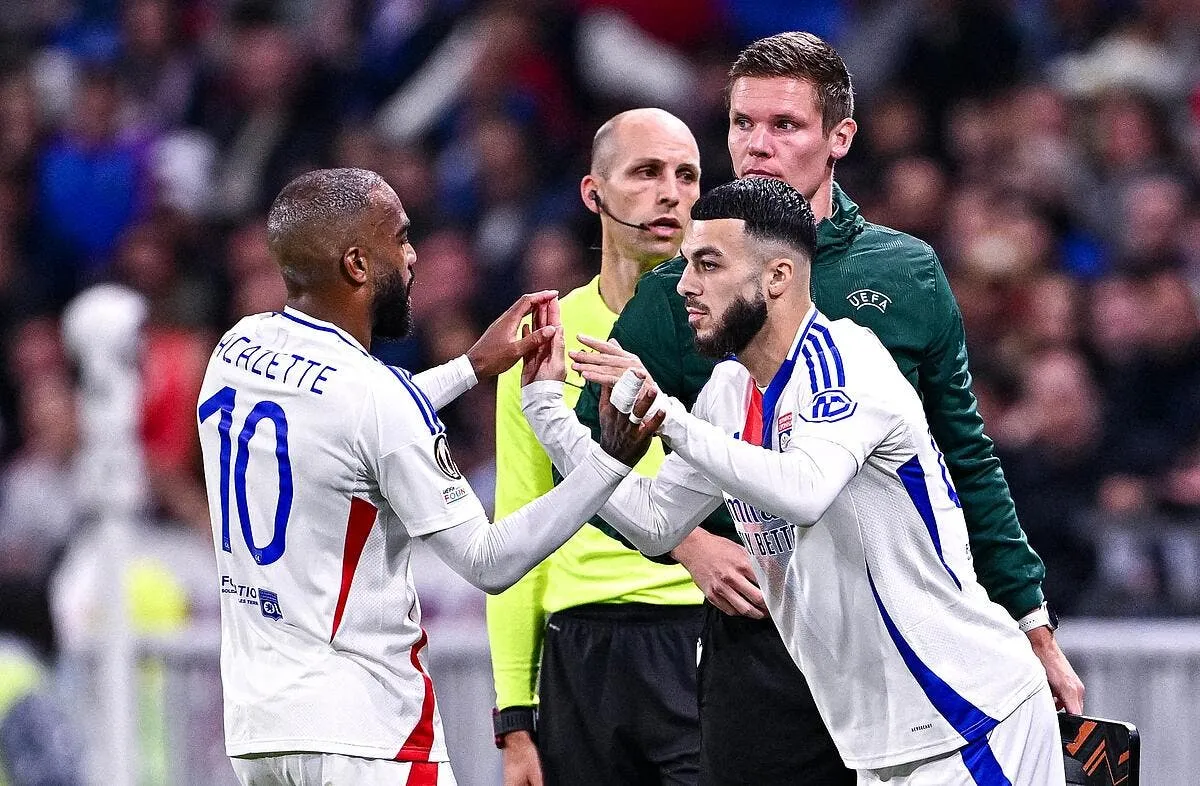 ol lacazette et mikautadze il y a un probleme ol 382964