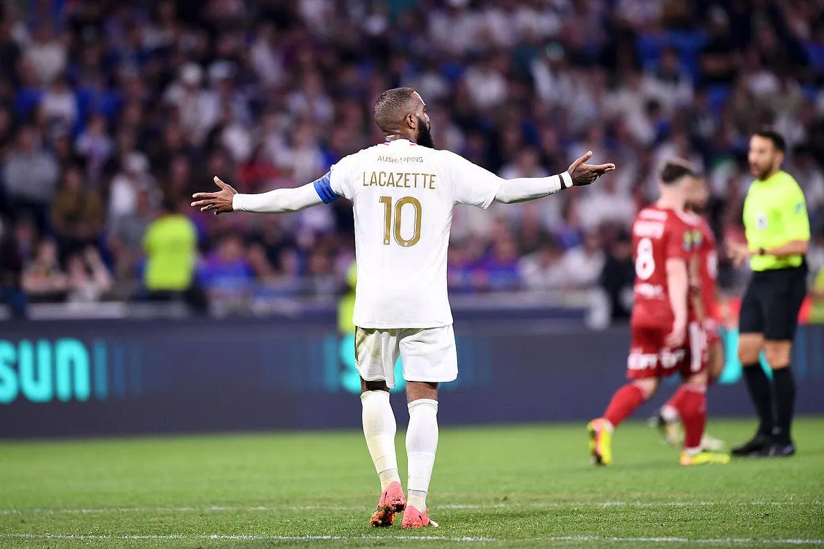 ol lacazette negocie depuis deux mois avec son futur club iconsport 209672 0246 374586