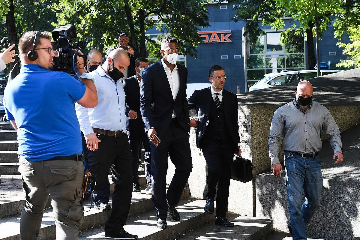 ol le coup tordu de boateng icon 210909 99 150679 dpai 323361