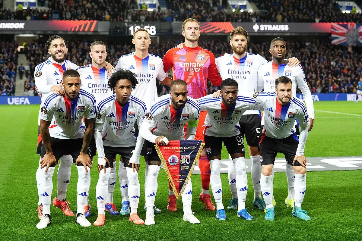 ol lyon marque trois buts mais perd deux joueurs iconsport 240927 0054 382056