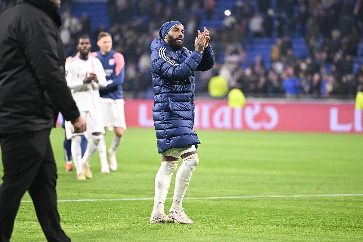 ol lyon prend 0 3 lacazette en rigole il se fait detruire iconsport 189647 0165 372736