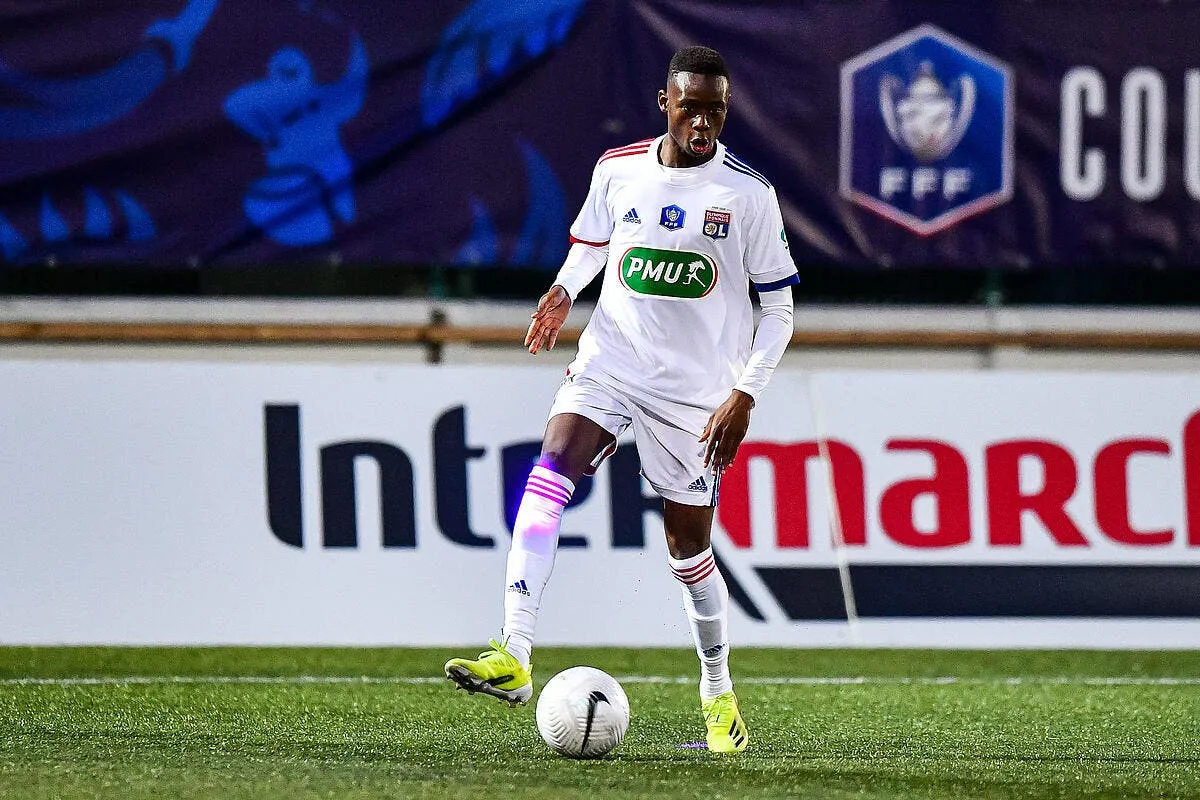 ol lyon prete une de ses pepite a djion icon bap 080421 93 199 316803