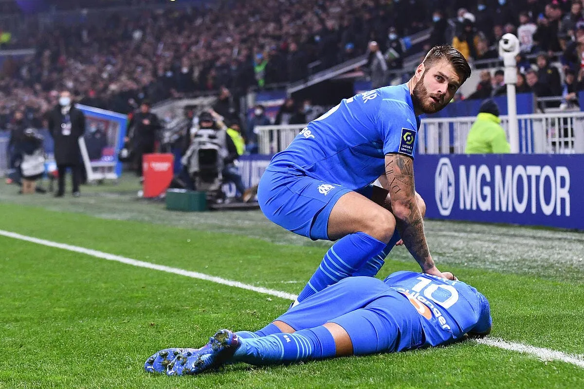 ol om le lanceur de bouteille est abattu icon pl2 9667 328685