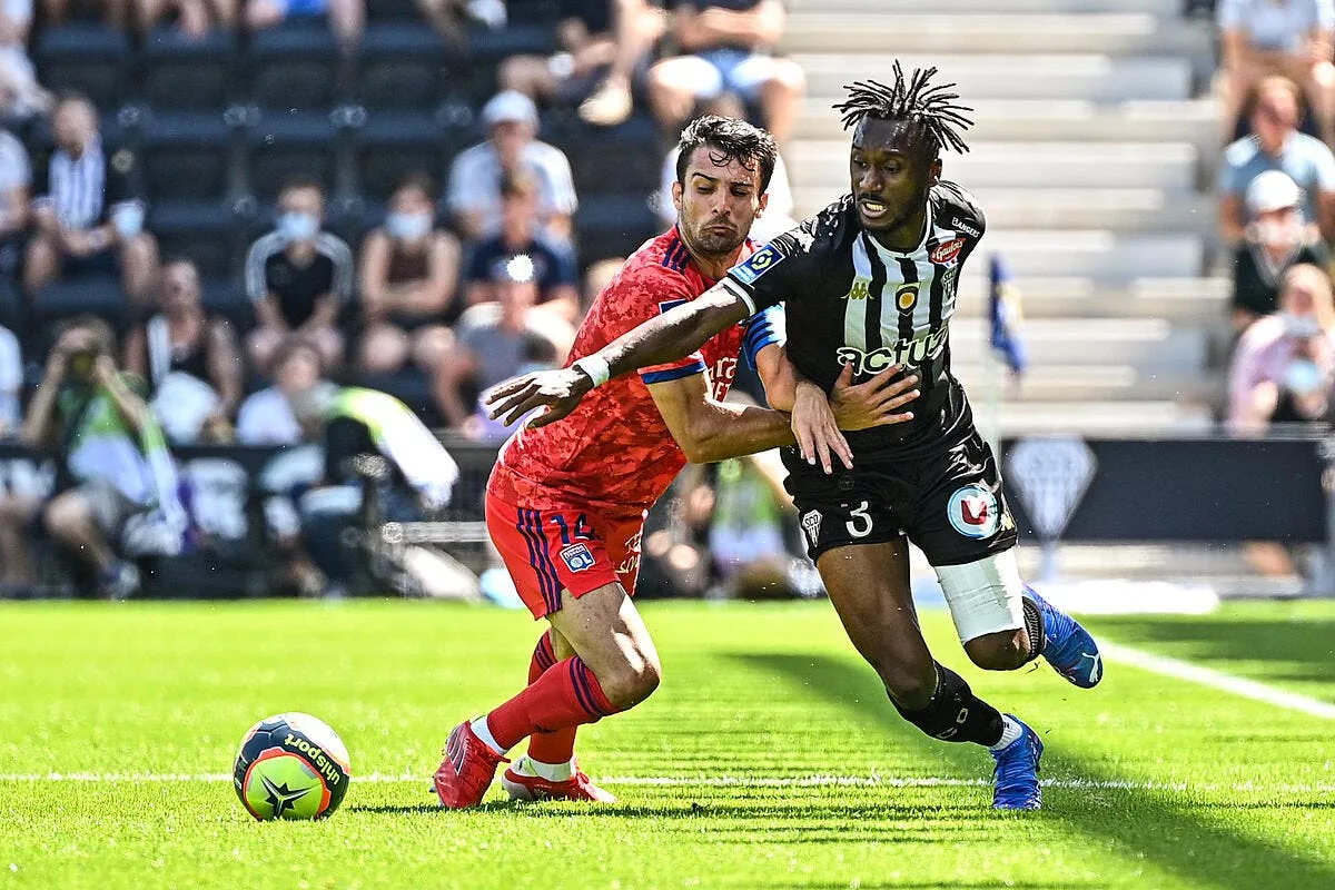 ol prise de tete dans le vestiaire de lyon a angers icon bap 150821 93 092 321501