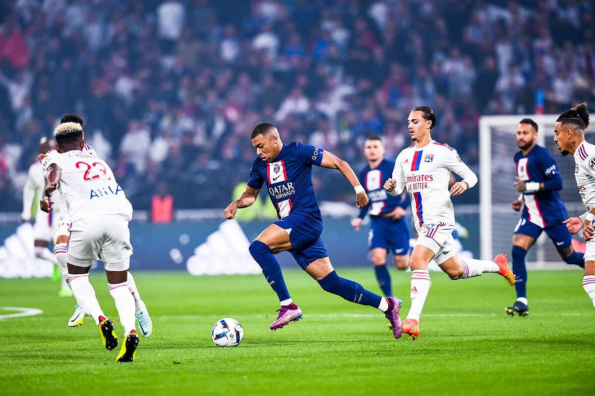 ol psg mbappe dans l ombre de neymar et messi ca tacle icon pl5 2134 350769