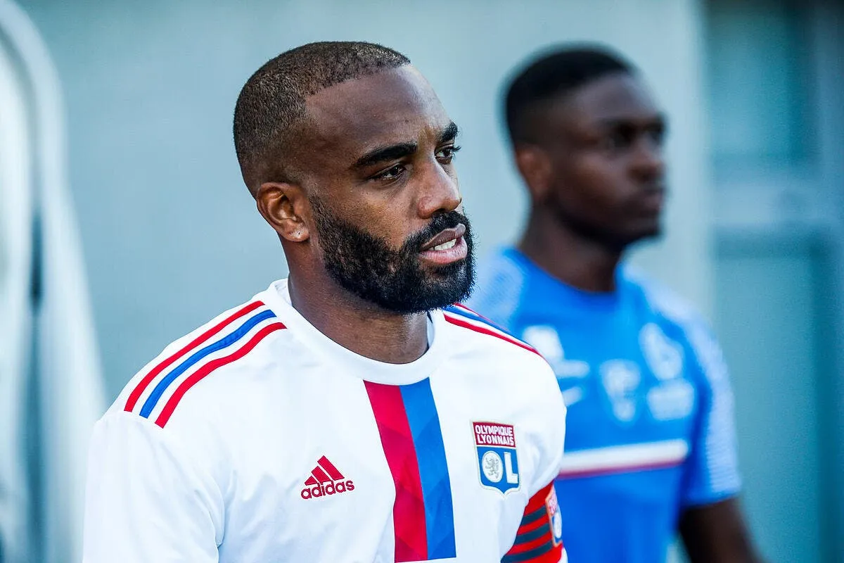 ol retour reussi pour lacazette bosz en veut plus icon 25i9238 345291