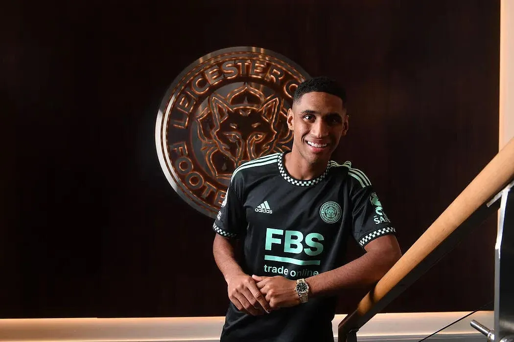 ol tete quitte lyon et signe a leicester tete 356358