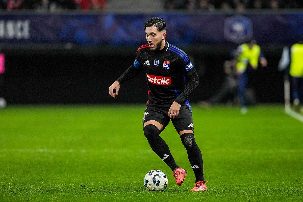 ol thiago almada arrive rayan cherki vide son casier iconsport 247692 0166 386533