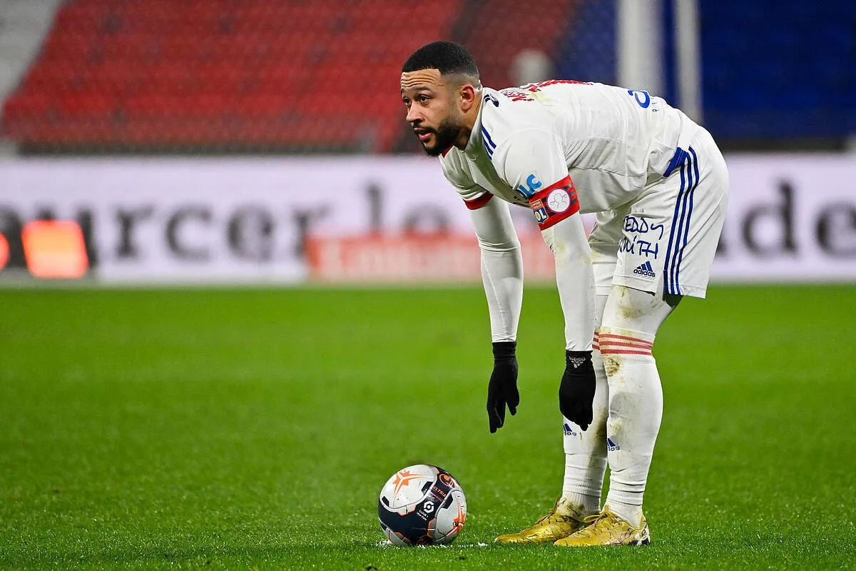 ol trop beaux pour lyon riolo allume depay et aouar aa 304491