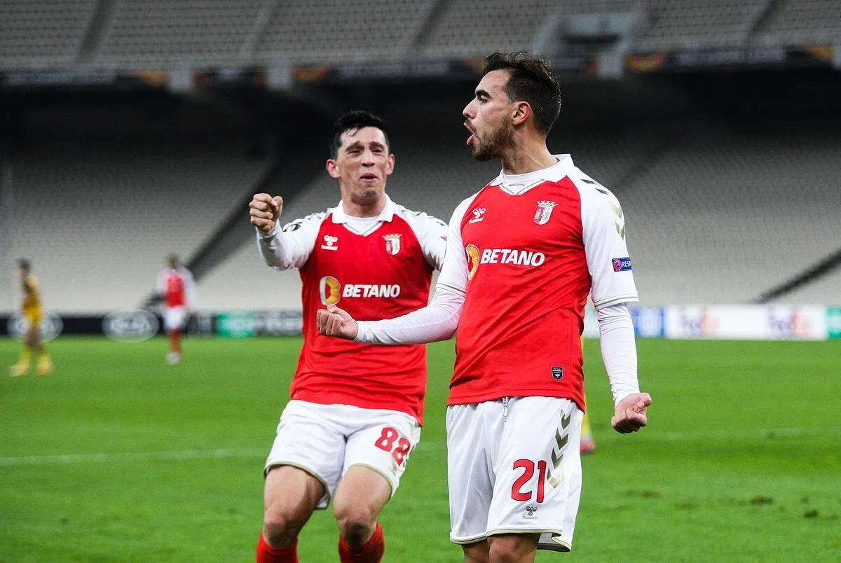 ol un attaquant recale lyon avec un communique officiel horta 320653