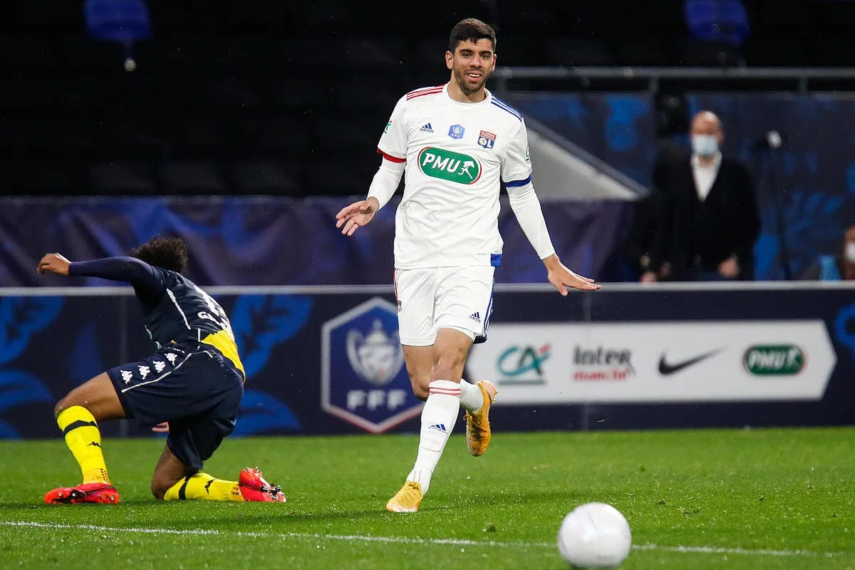 ol un gros flop s echappe par la petite porte ozkacar 317959