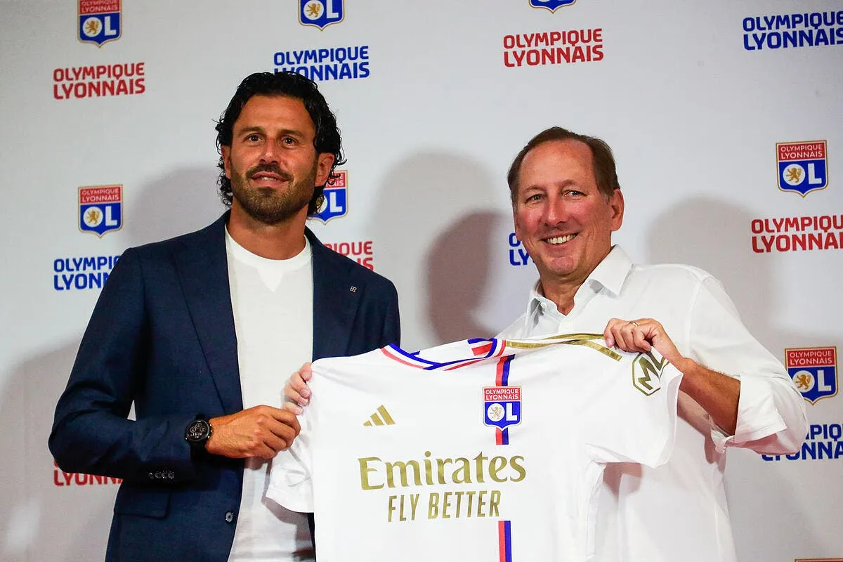 ol un mercato de fou textor mise sur barcola et lukeba icon 25i9694 366227