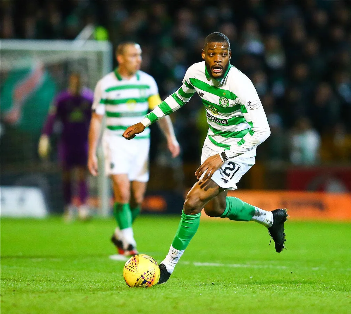 om accord om celtic ntcham arrive a marseille icon ap 12209818 305683