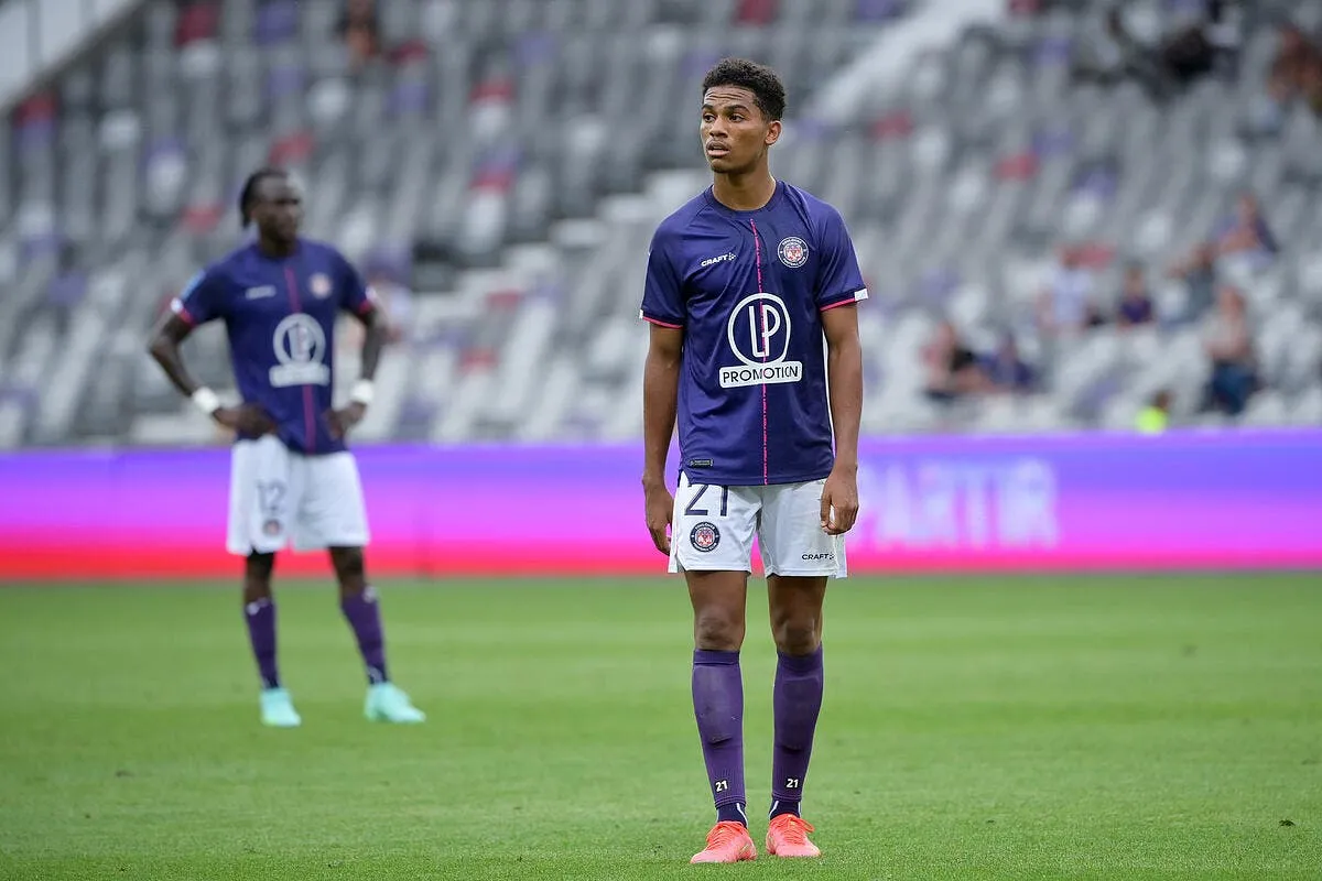 om adli n est pas net longoria l oublie icon adim 240721 34 104 320225