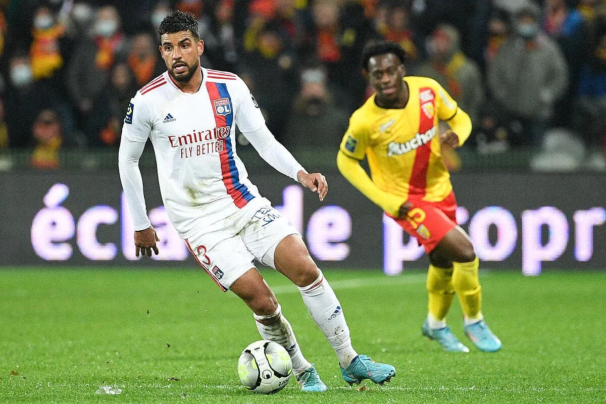 om emerson refuse d aller au clash pour un coup franc icon cas4508 336419