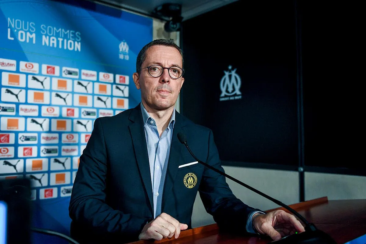 om eyraud pique sa crise et distribue les menaces icon dim 290519 92 108 304391