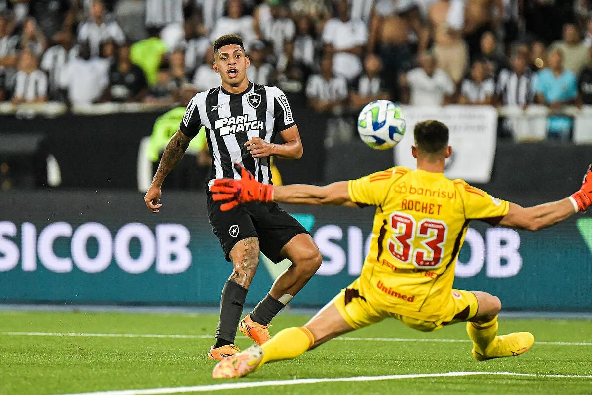 om luis henrique donne des maux de tete a longoria luis henrique 4 369861