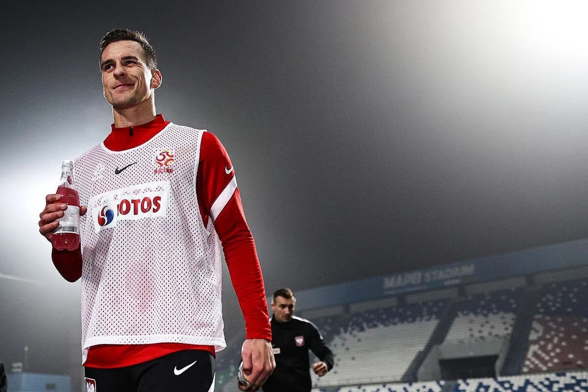 om milik sur le banc face a monaco icon 20201114cslg0239 304815